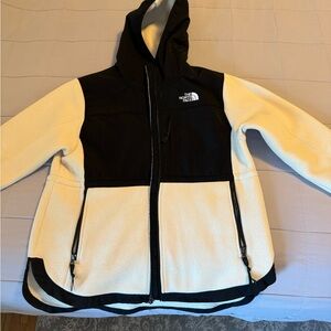 North Face women’s fleece jacket 🔥🔥🔥